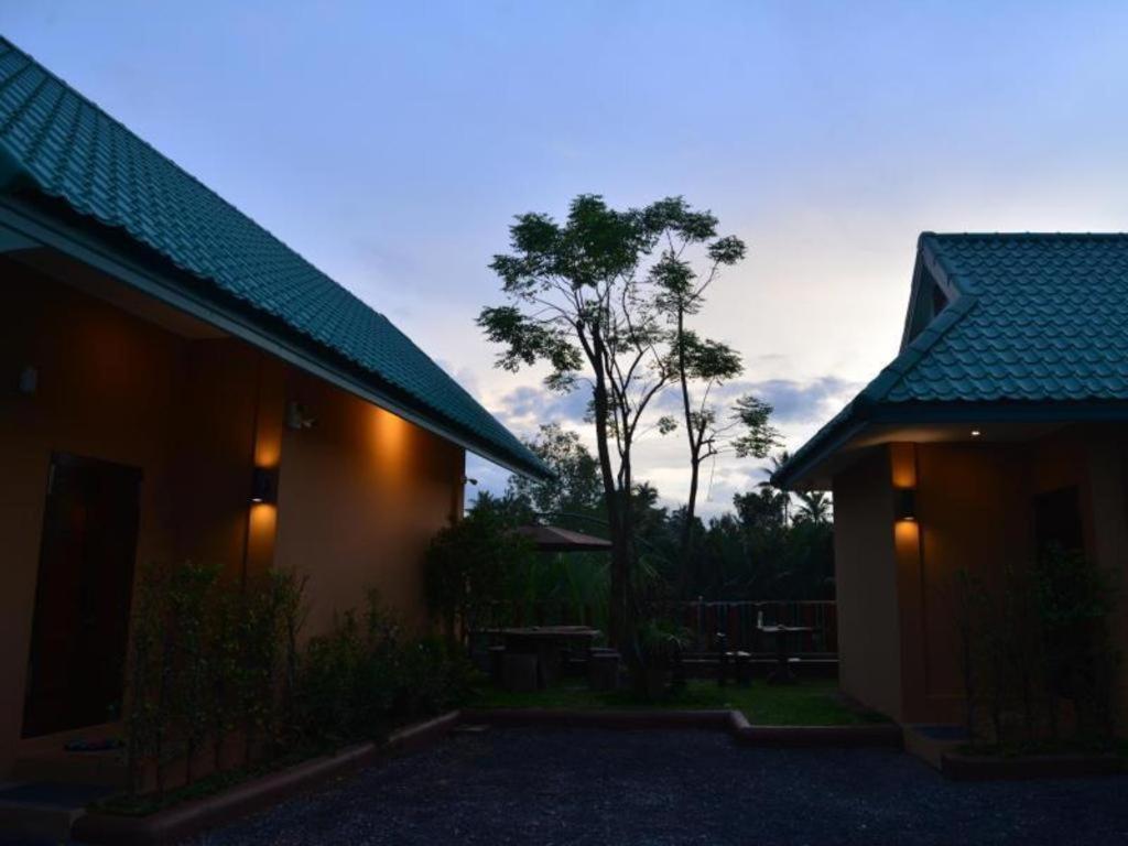Sucholtee Resort Surat Thani Ngoại thất bức ảnh